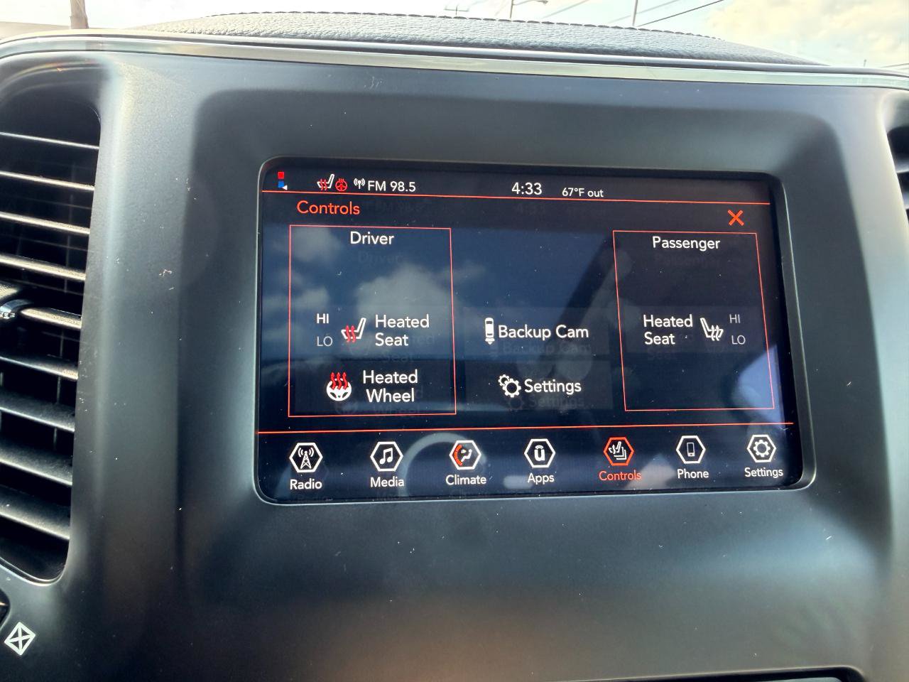 Used 2021 Jeep Cherokee Latitude Lux w/ Sun & Sound Group AWD/4WD image 47
