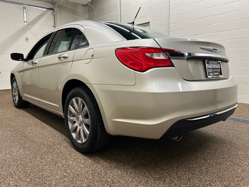 Used 2014 Chrysler 200 Limited FWD image 4