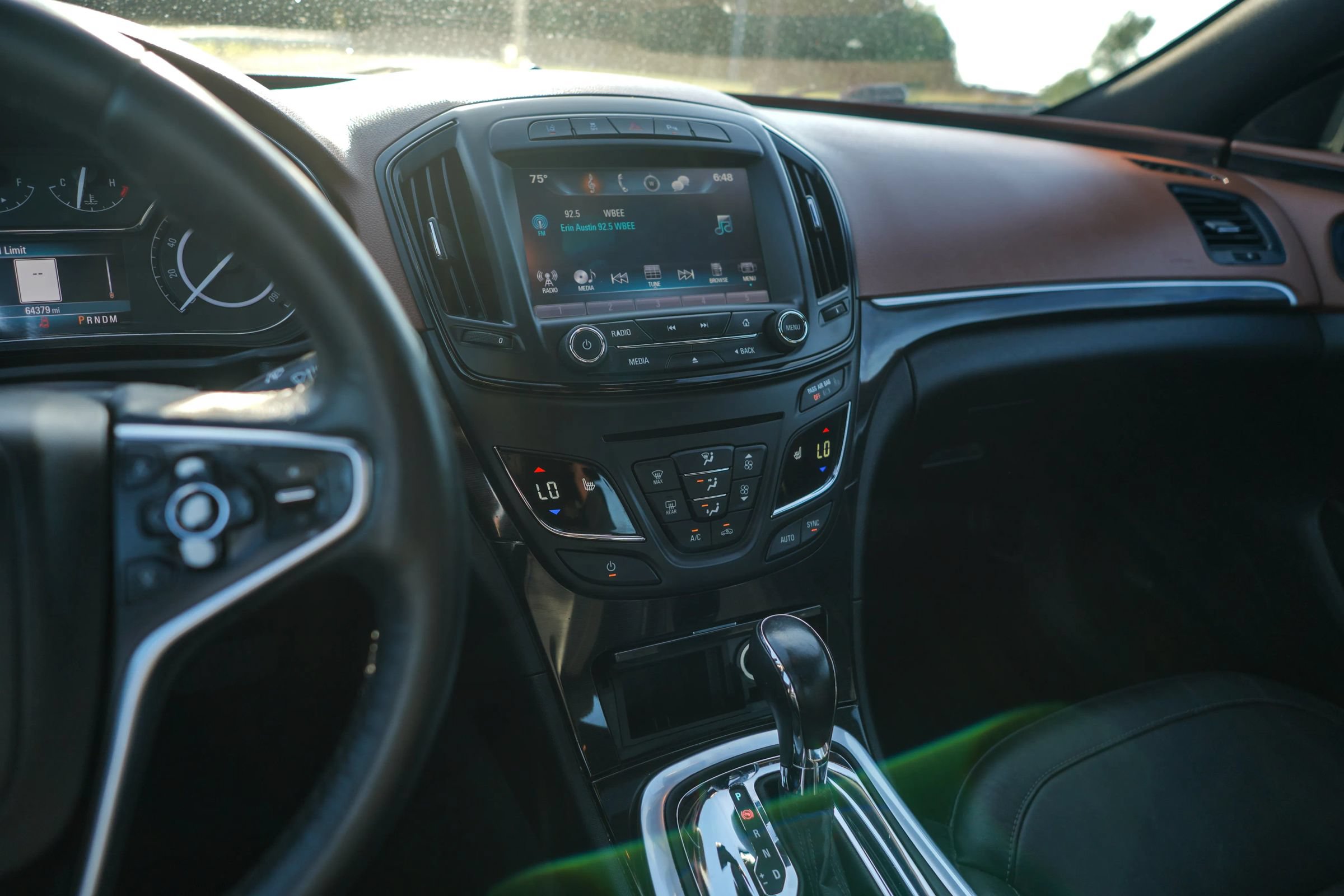 Used 2016 Buick Regal Premium w/ Driver Confidence Package #2 FWD image 16