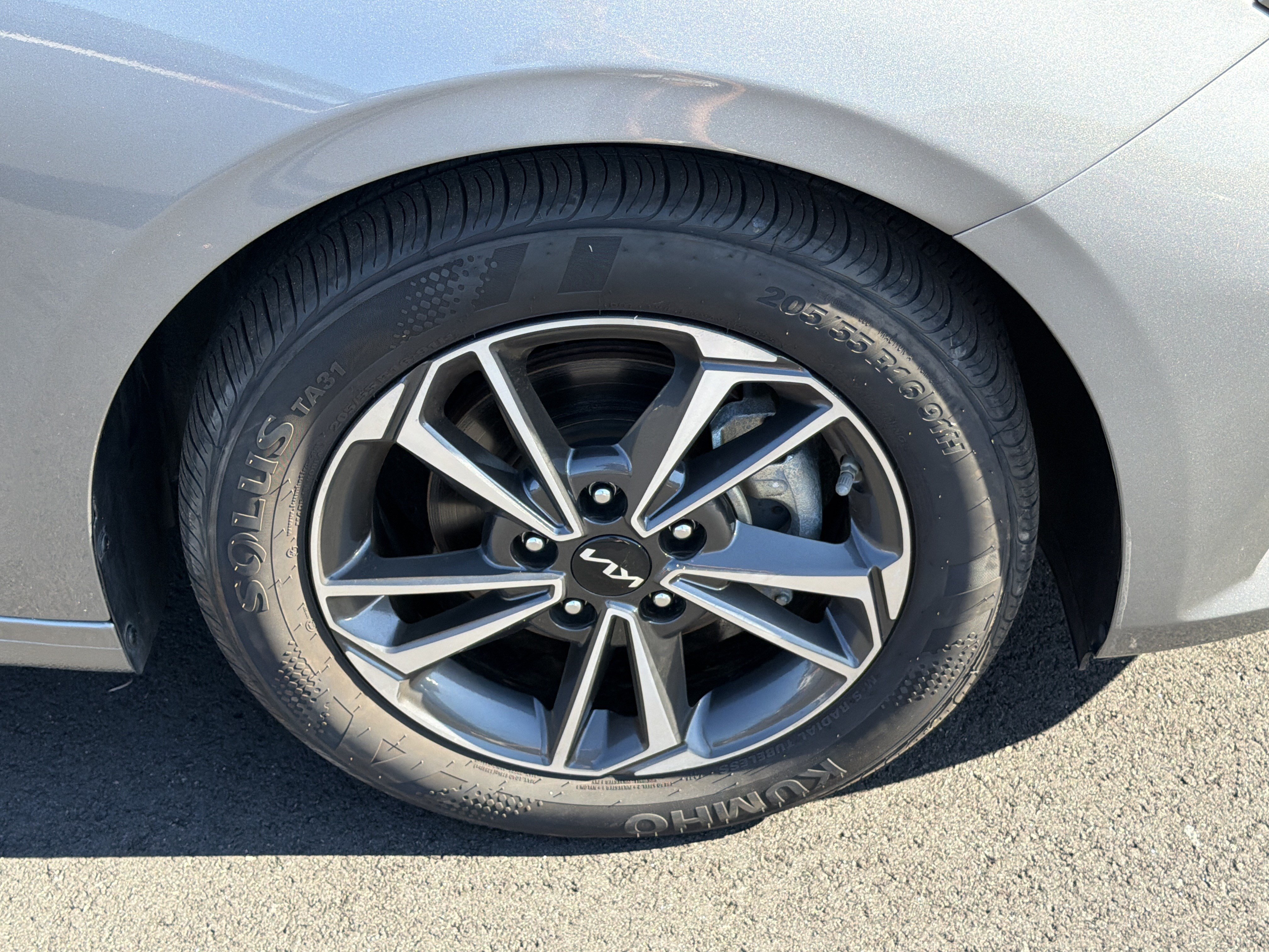 Certified 2022 Kia Forte LXS w/ LXS Technology Package FWD image 12