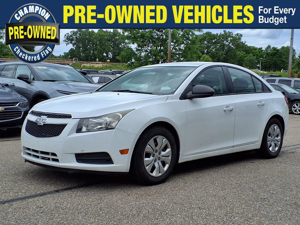 Used 2013 Chevrolet Cruze LS FWD image 1