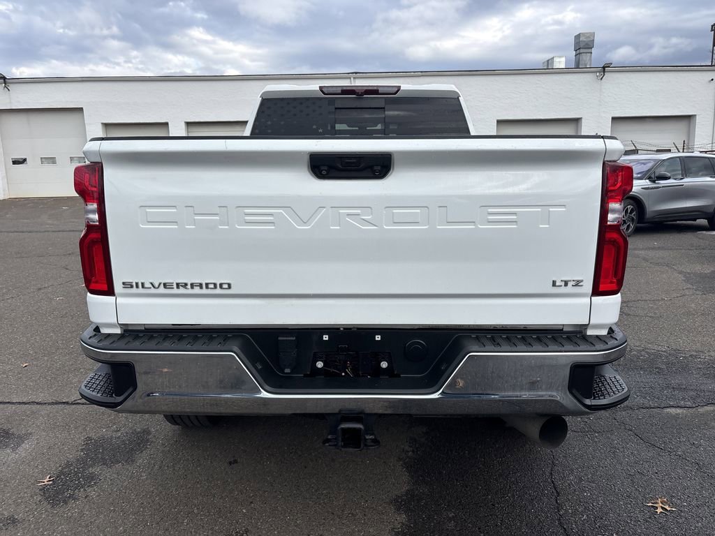 Used 2021 Chevrolet Silverado 3500 LTZ w/ LTZ Convenience Package image 4