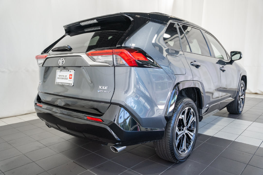 Certified 2025 Toyota RAV4 XSE w/ Weather Package AWD/4WD image 4