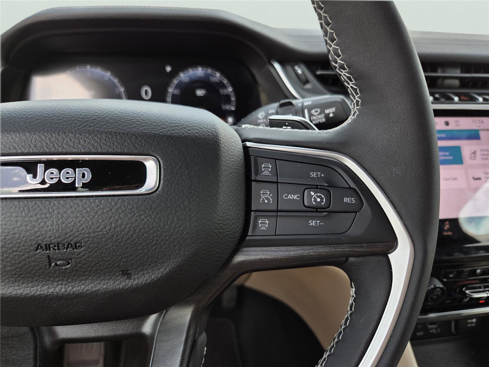 New 2025 Jeep Grand Cherokee L Limited w/ Luxury Tech Group II RWD image 61