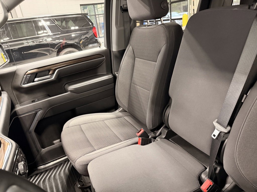 Used 2025 Chevrolet Silverado 1500 LT image 46