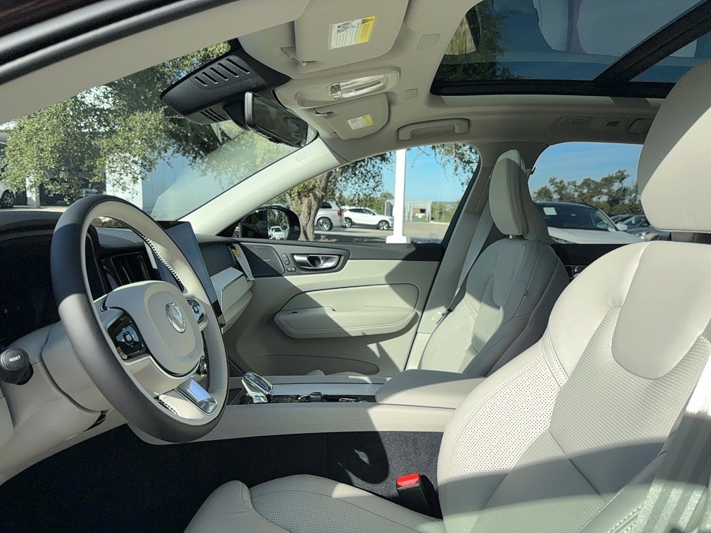New 2026 Volvo XC60 B5 Ultra w/ Protection Package Premier AWD/4WD image 13