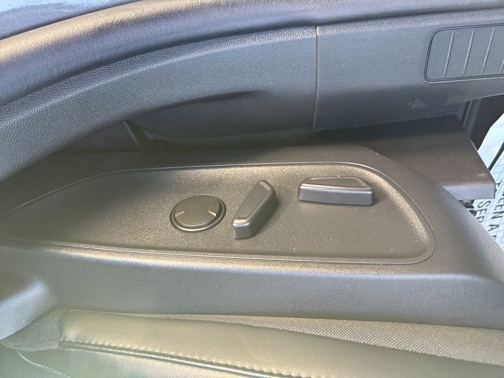 Certified 2025 Ford Escape SE image 54