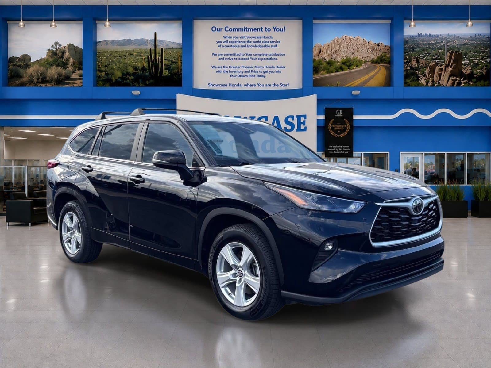 Used 2023 Toyota Highlander LE FWD image 10