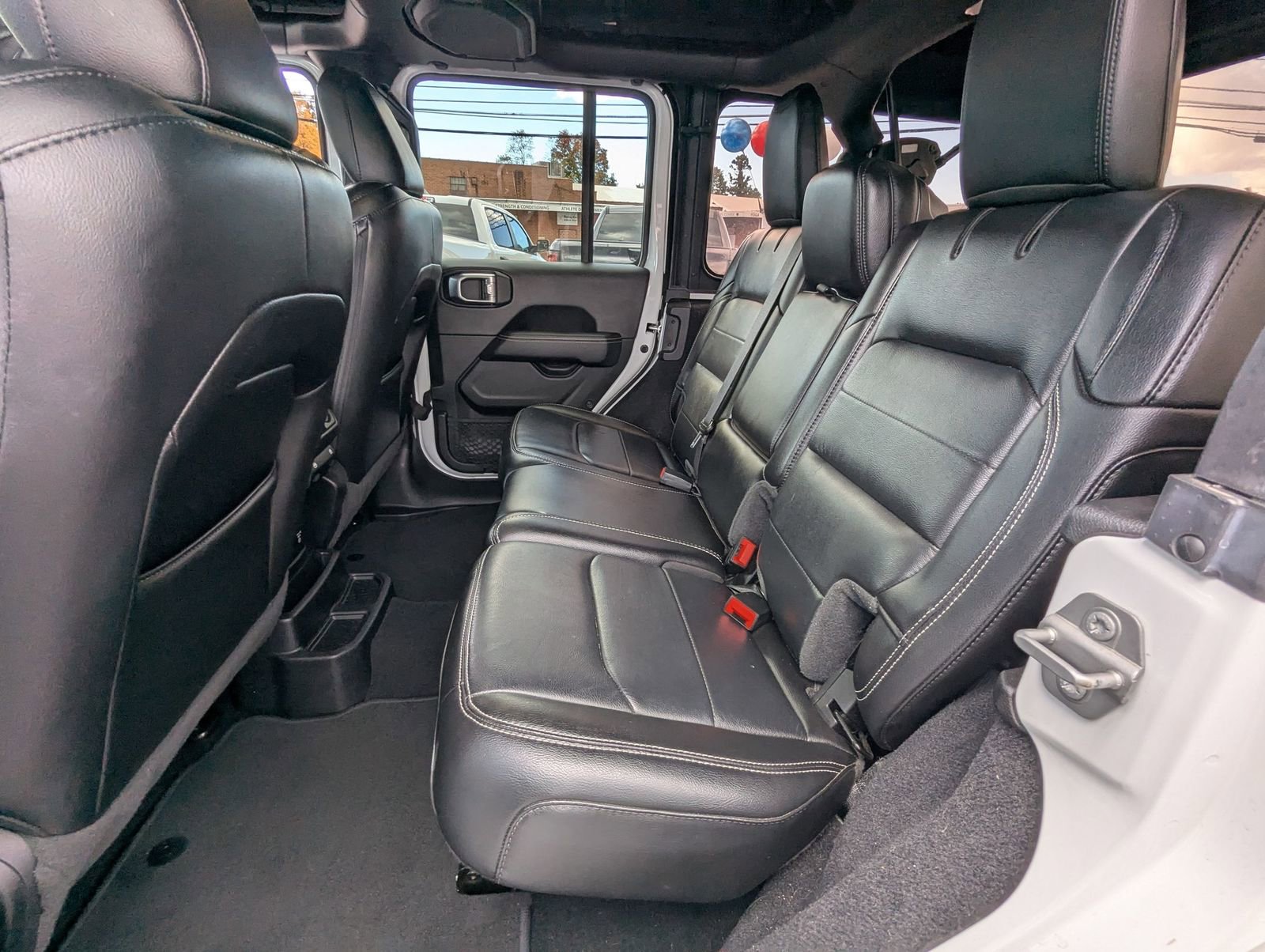 Used 2020 Jeep Wrangler Unlimited Sahara image 19