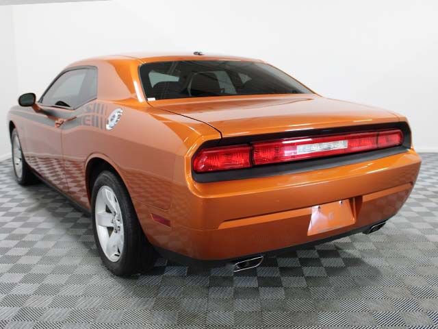 Used 2011 Dodge Challenger RWD image 4