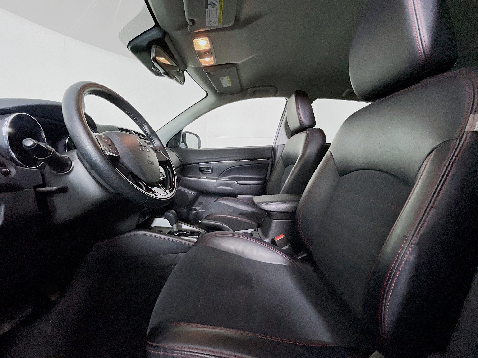 Used 2024 Mitsubishi Outlander Sport SE image 13