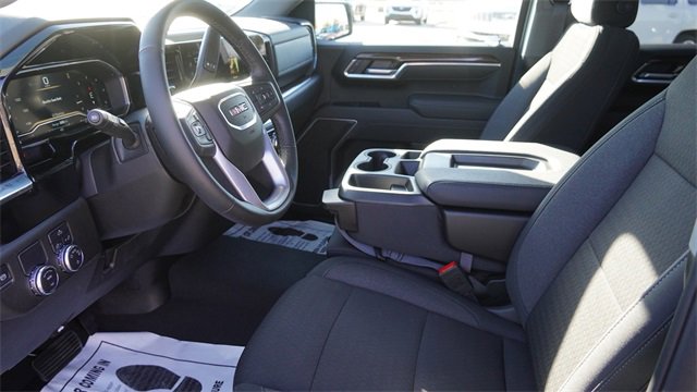 Used 2025 GMC Sierra 1500 SLE image 18