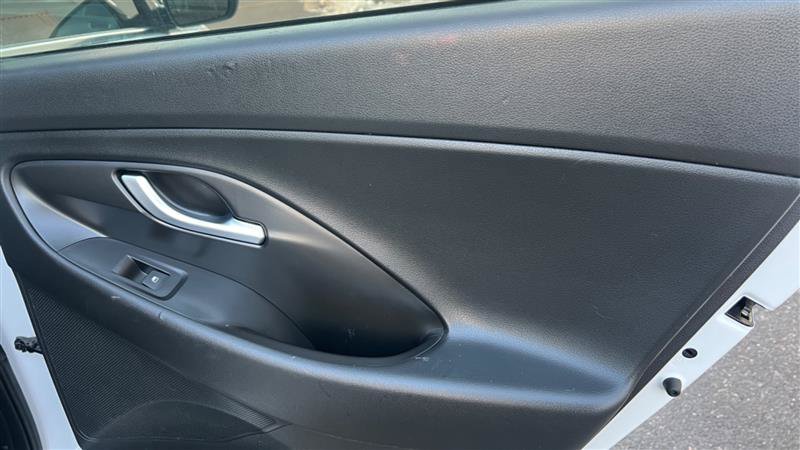 Used 2018 Hyundai Elantra GT FWD image 32