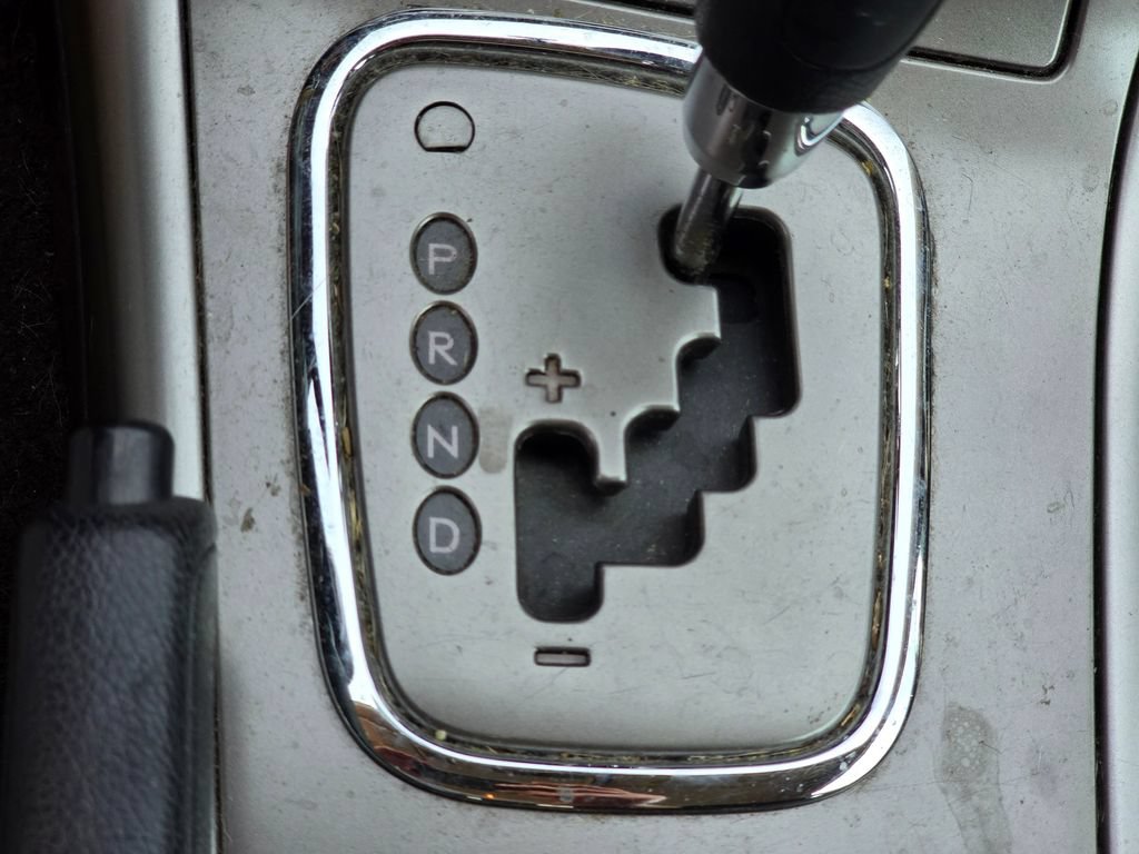 Used 2005 Subaru Legacy 2.5i AWD/4WD image 19
