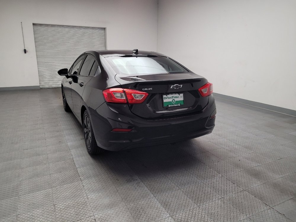 Used 2017 Chevrolet Cruze LS FWD image 6