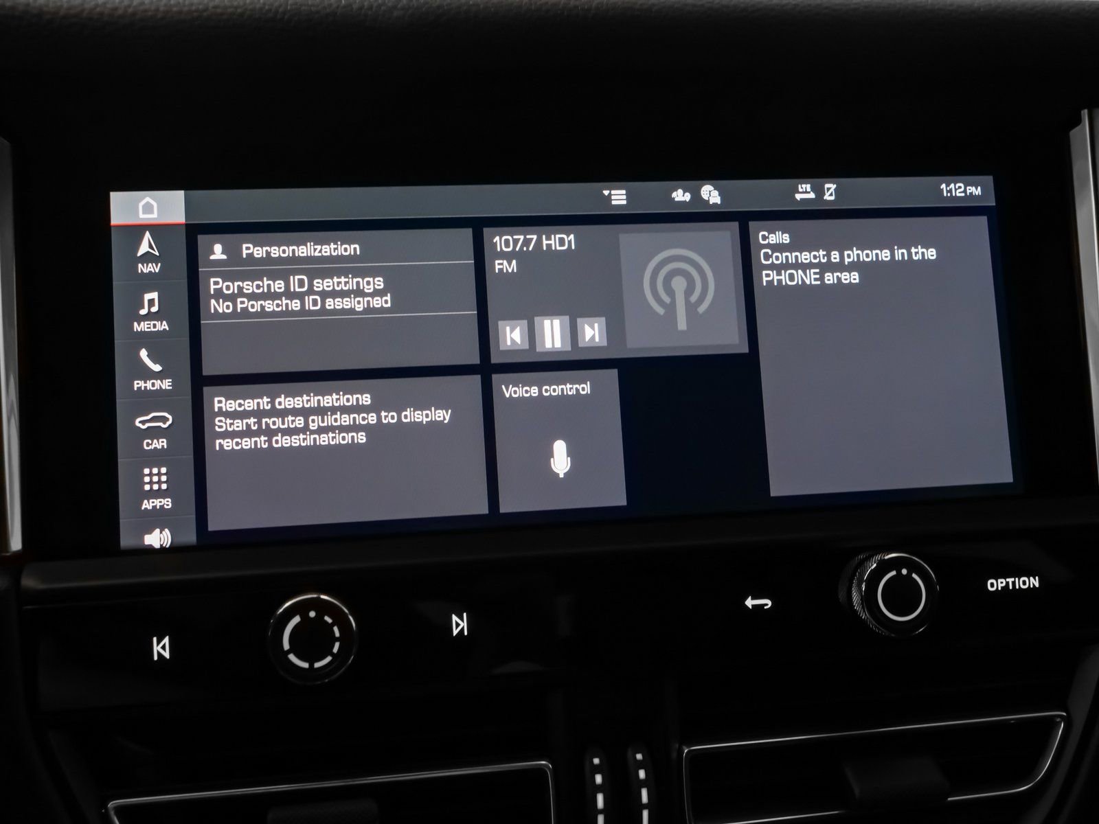 Used 2025 Porsche Macan image 34