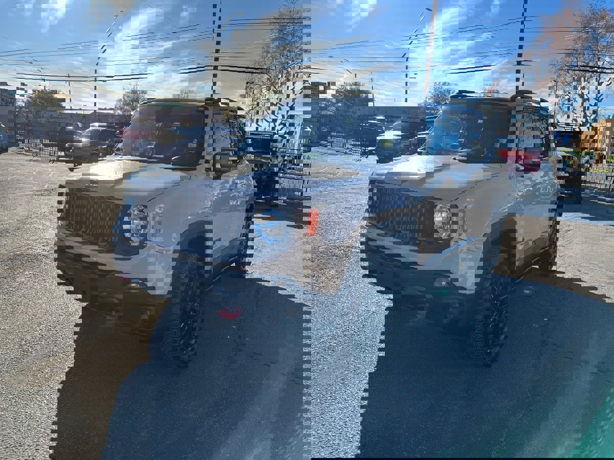 Used 2017 Jeep Renegade Trailhawk image 11