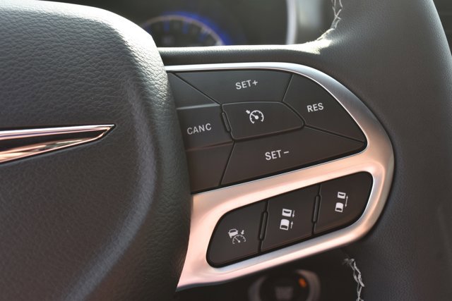 New 2026 Chrysler Pacifica Select image 22