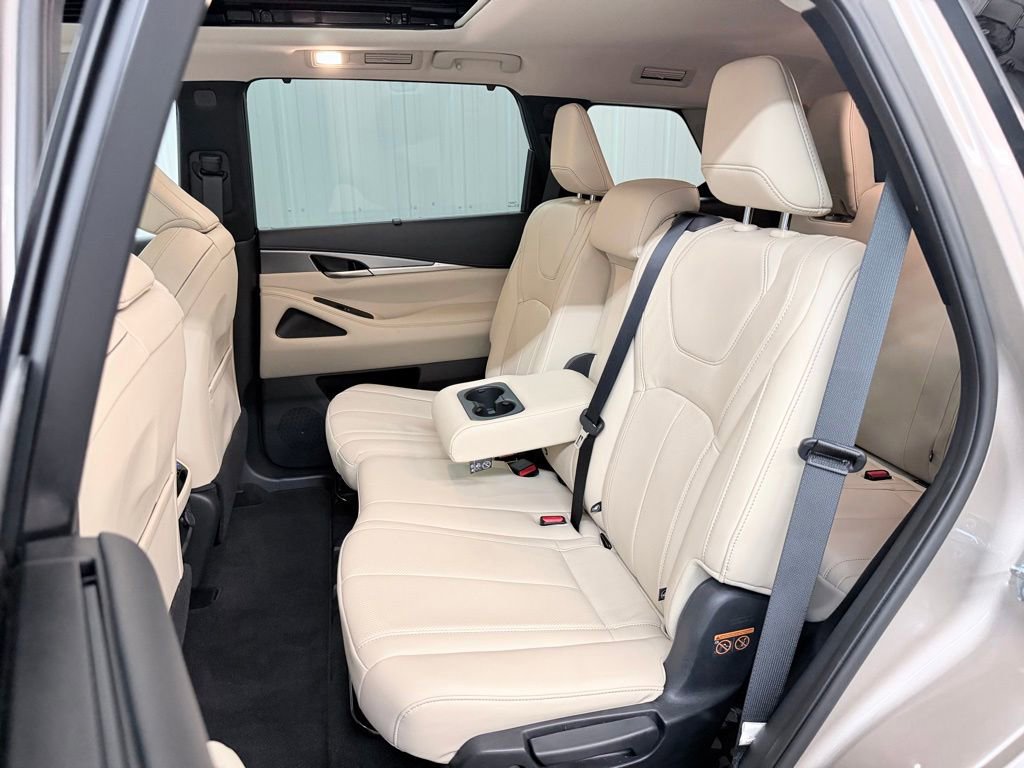 Certified 2023 INFINITI QX60 Luxe w/ Cargo Package FWD image 33