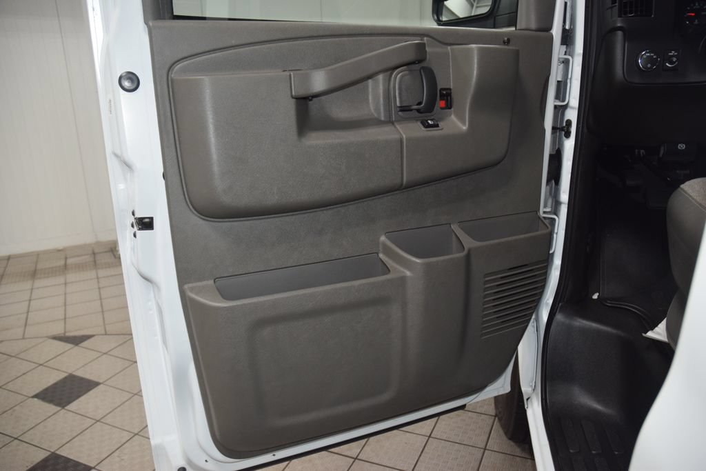 Used 2024 Chevrolet Express 3500 LT w/ LT Preferred Equipment Group RWD image 30