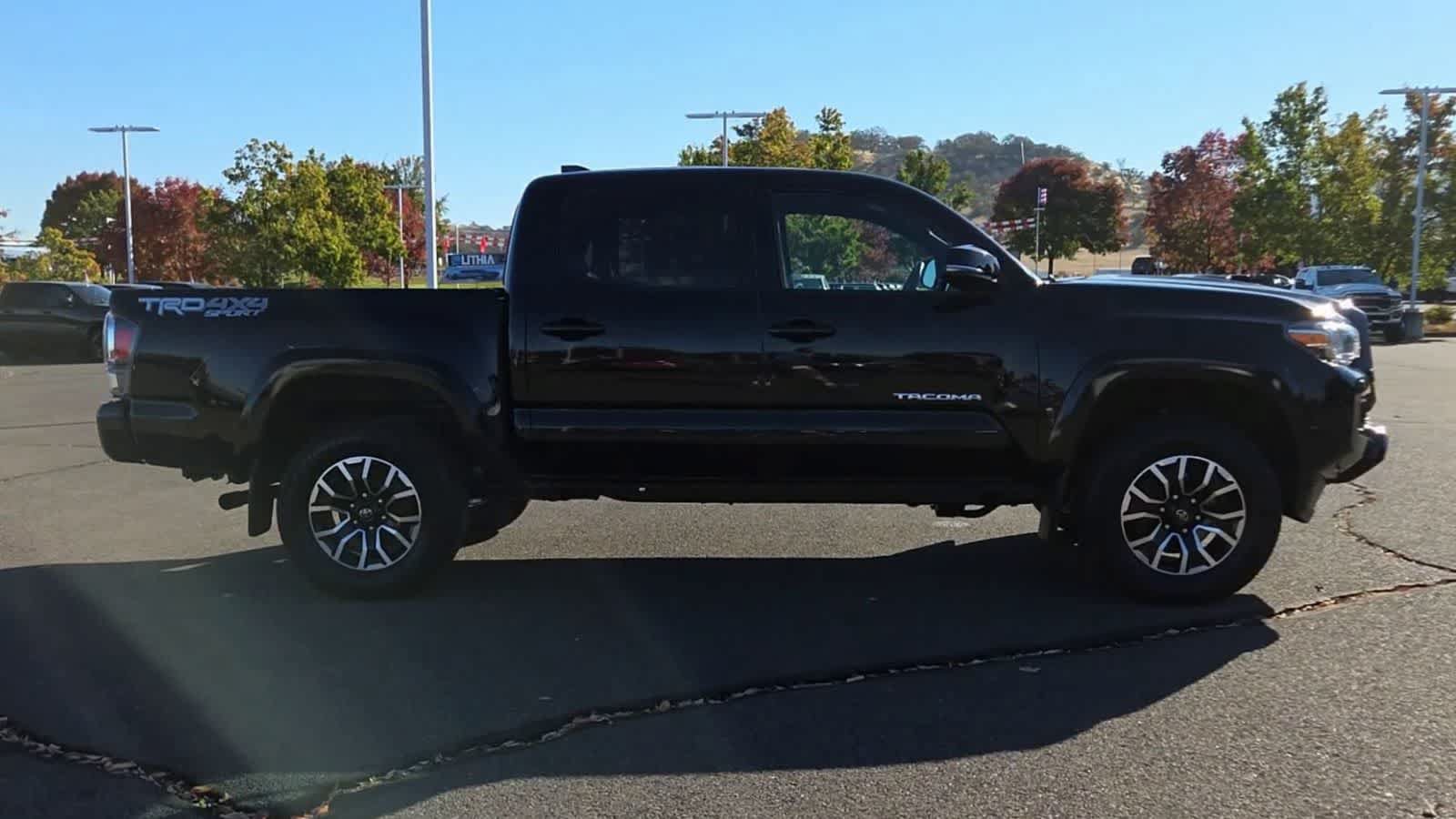 Used 2021 Toyota Tacoma TRD Sport AWD/4WD image 9