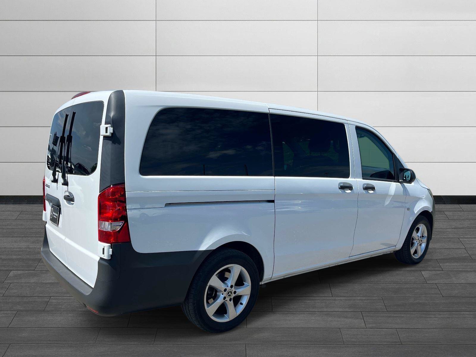 Used 2023 Mercedes-Benz Metris Passenger image 3