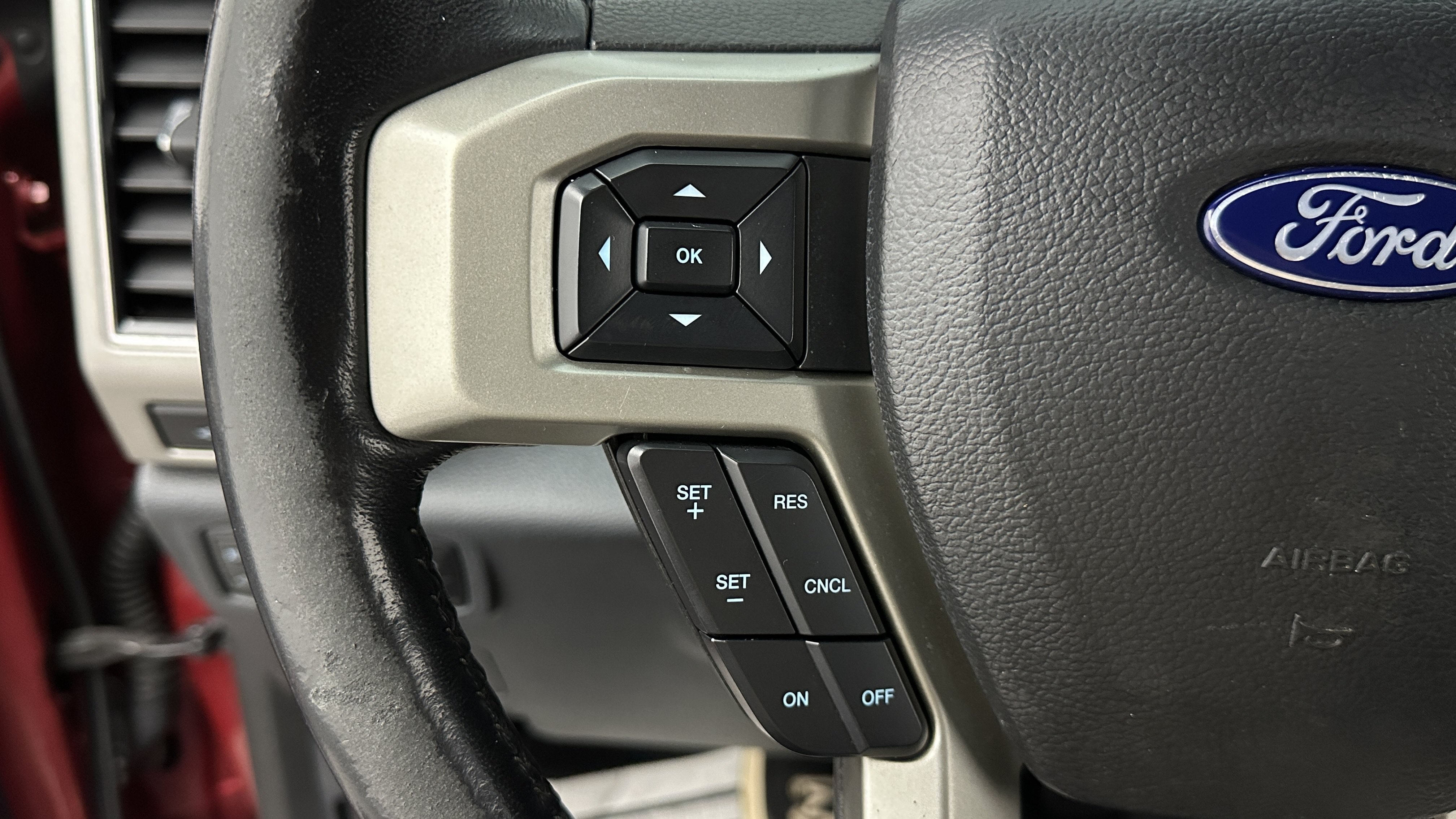 Used 2022 Ford F250 Lariat w/ Black Appearance Package AWD/4WD image 22
