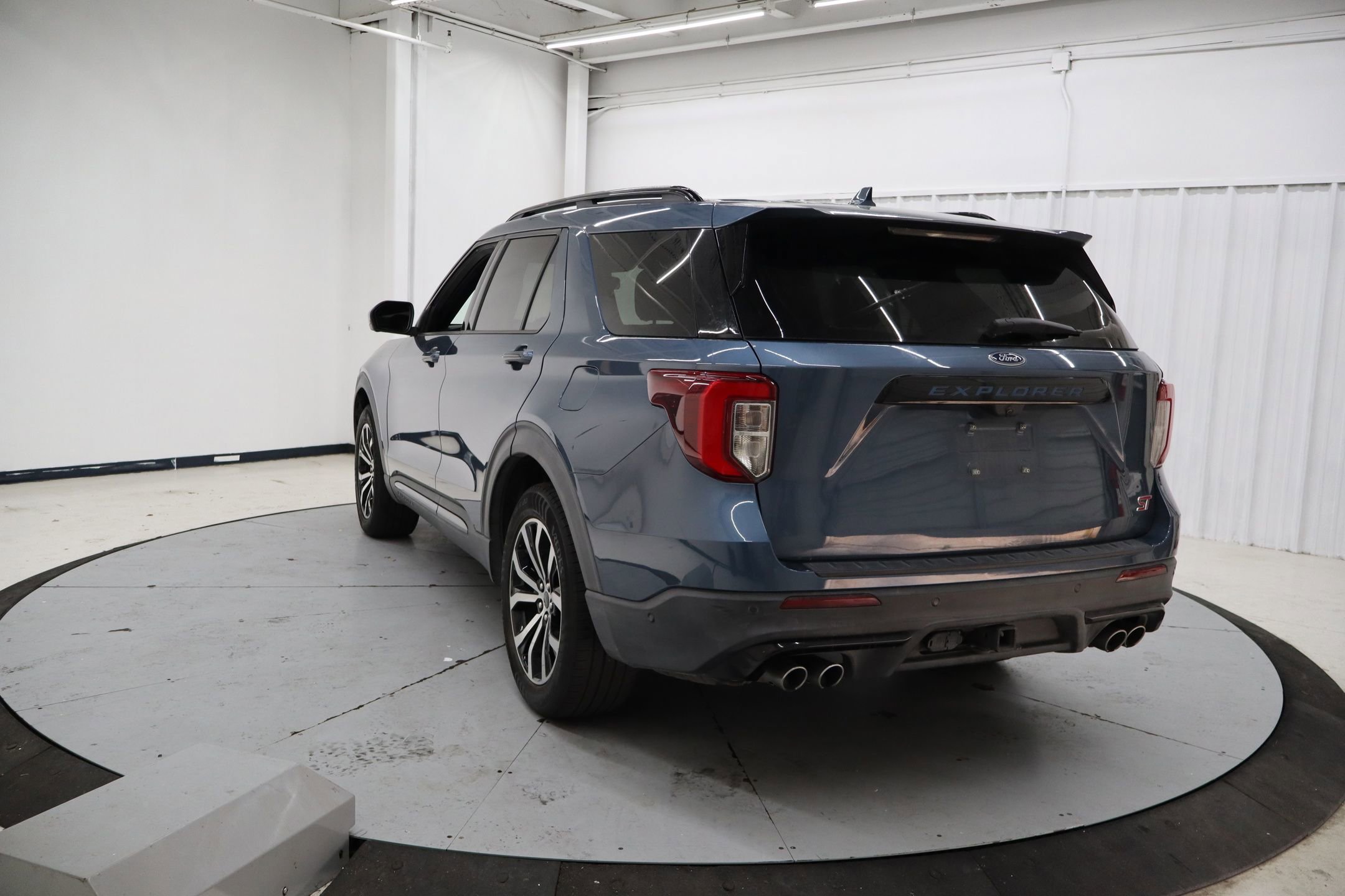 Certified 2020 Ford Explorer ST w/ Premium Technology Package image 8