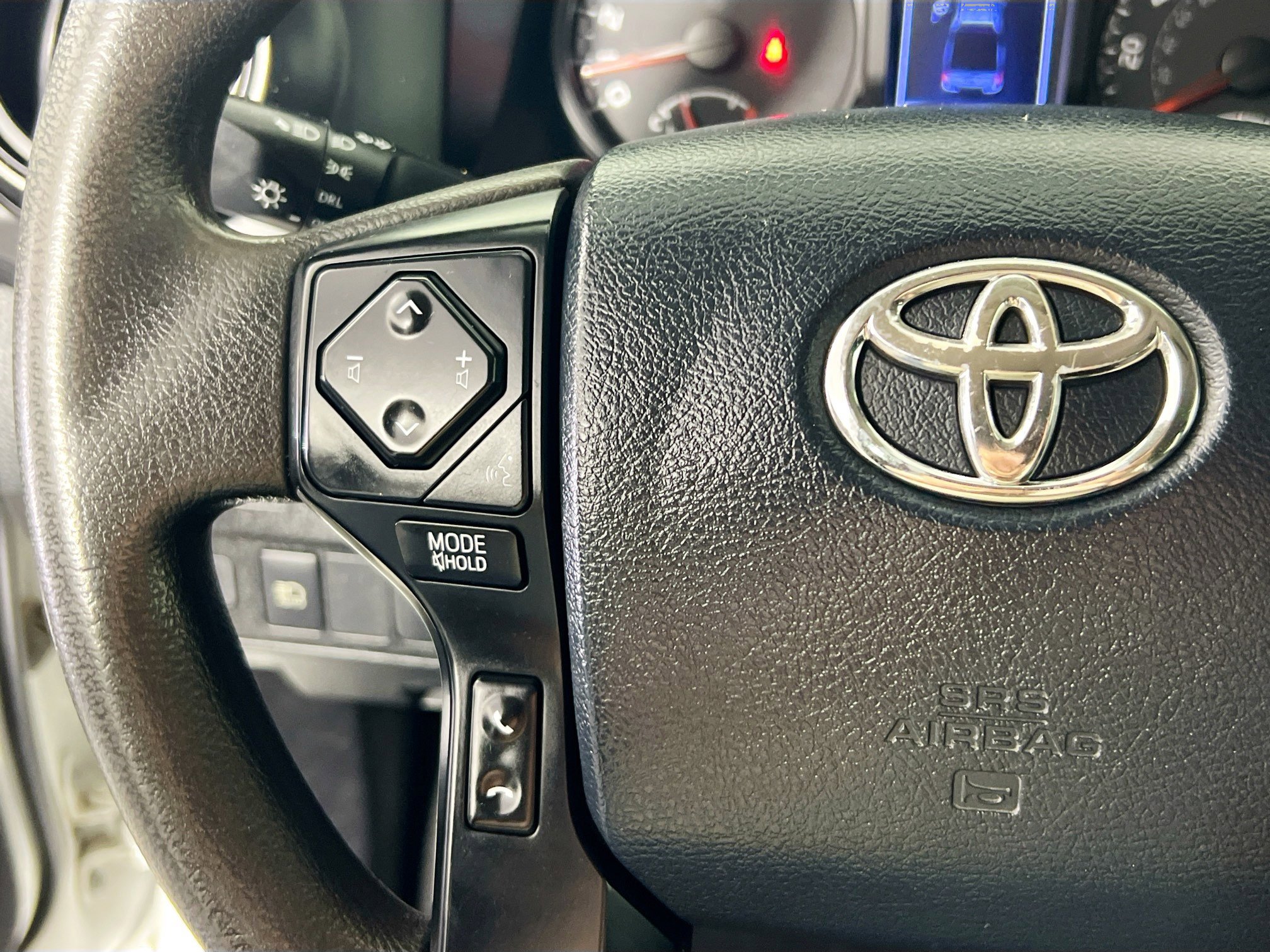 Used 2020 Toyota Tacoma SR AWD/4WD image 17