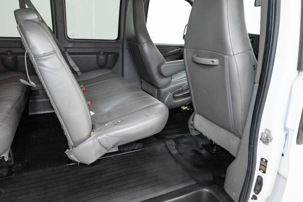 Used 2022 Chevrolet Express 3500 LS RWD image 17