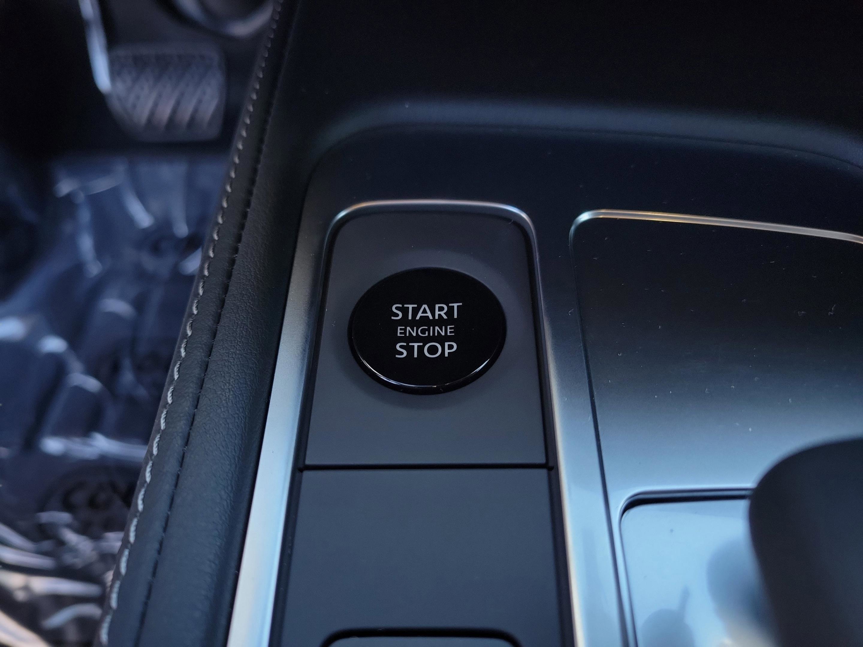 New 2026 INFINITI QX60 Luxe w/ Family Package image 12