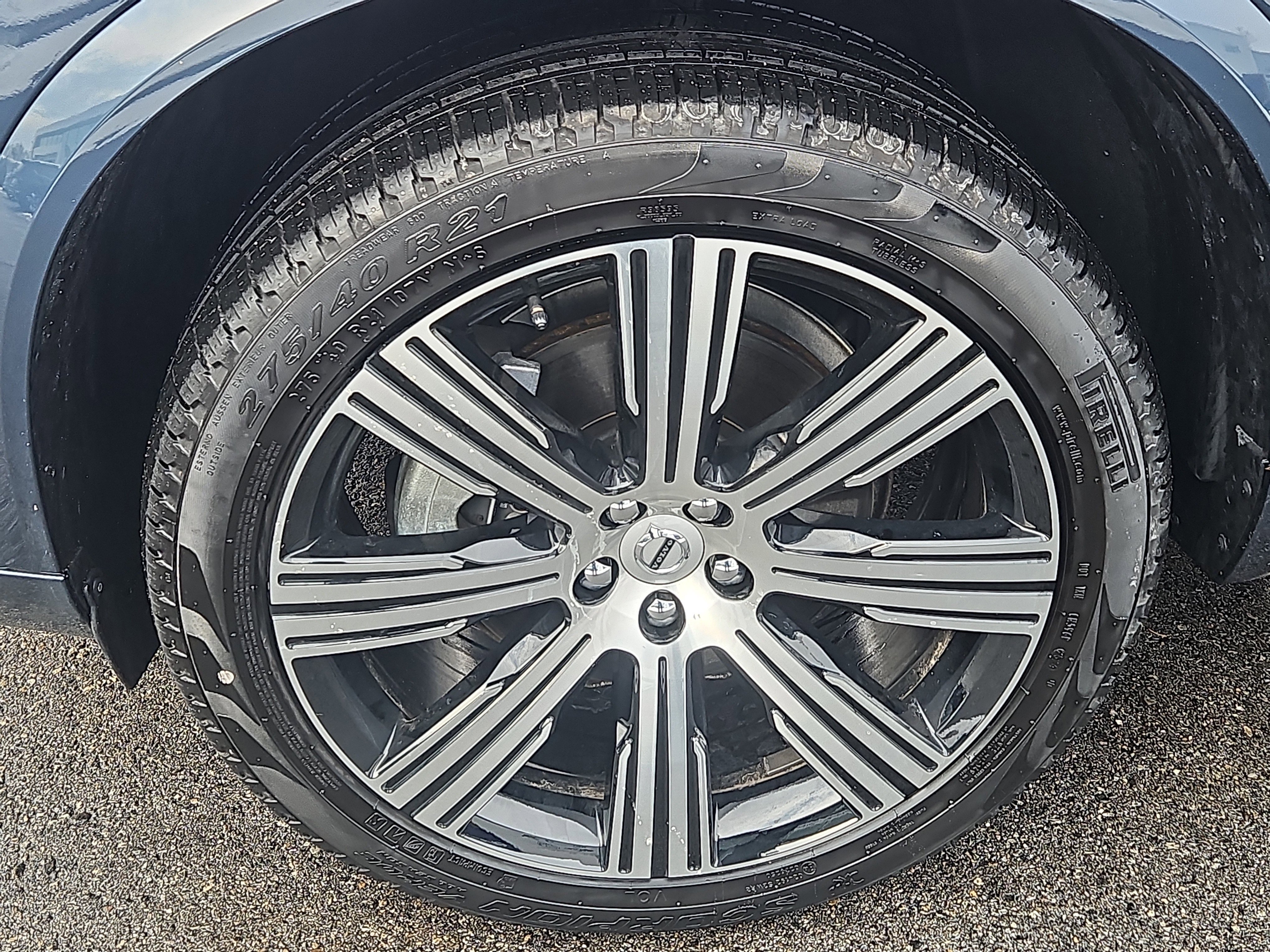 Used 2025 Volvo XC90 B6 Plus w/ Protection Package Premier image 4