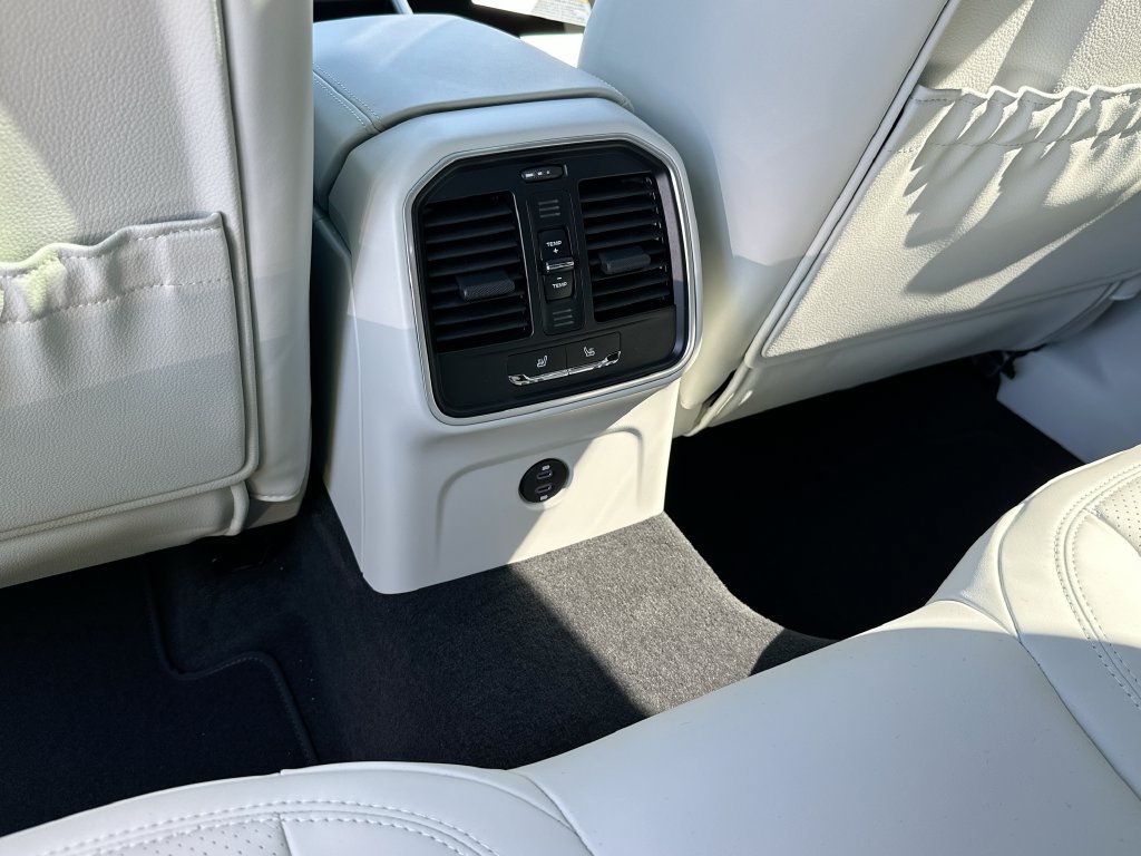 New 2026 Porsche Macan AWD/4WD image 27