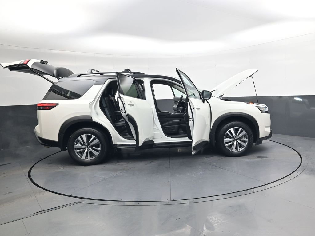 Used 2024 Nissan Pathfinder SL image 46