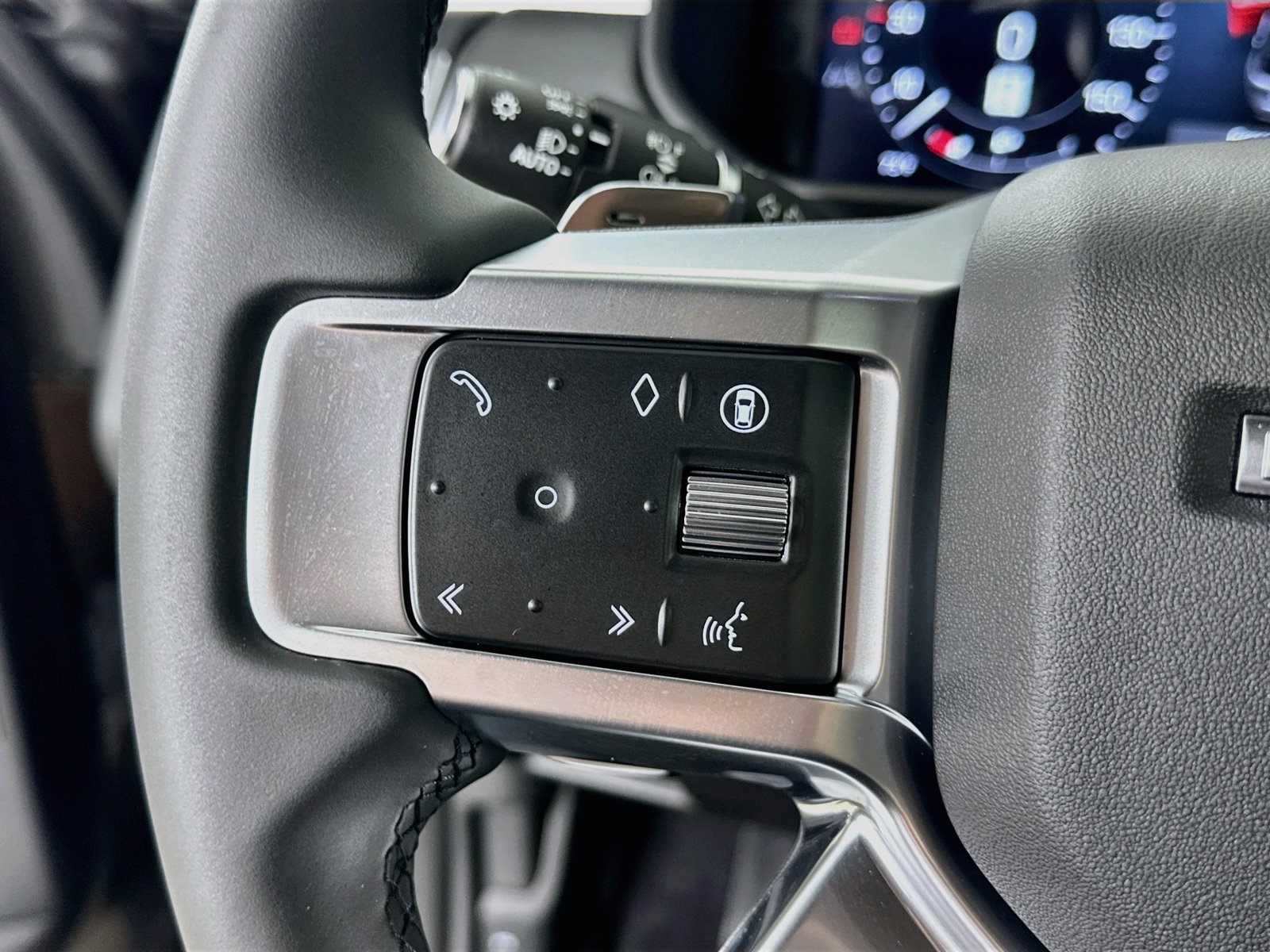 New 2026 Land Rover Discovery Limited Edition AWD/4WD image 19