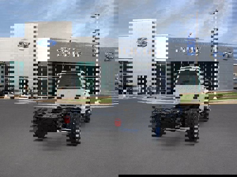 New 2025 Ford F450 XLT w/ XLT Value Package image 8