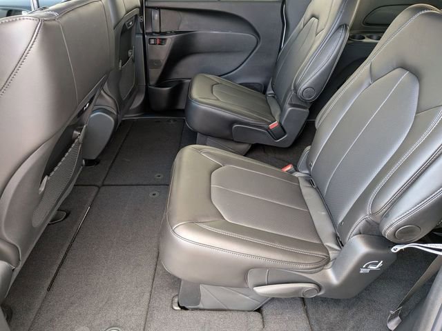 New 2026 Chrysler Pacifica Select w/ S Appearance Package image 23