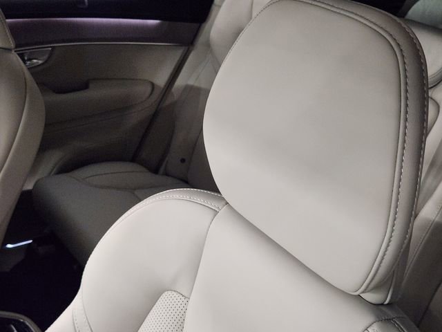 New 2026 Volvo XC90 B6 Ultra w/ Protection Package image 14