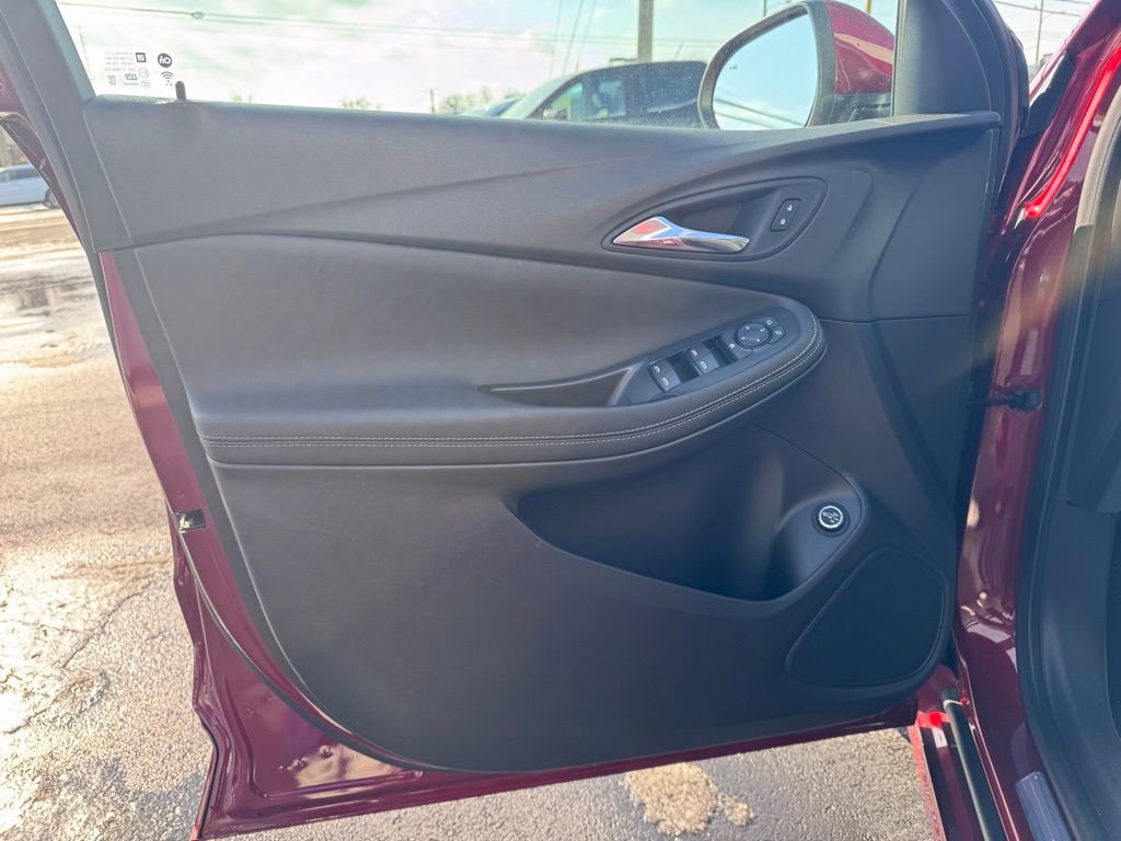 Used 2023 Buick Encore GX Select w/ Sport Touring Package image 7