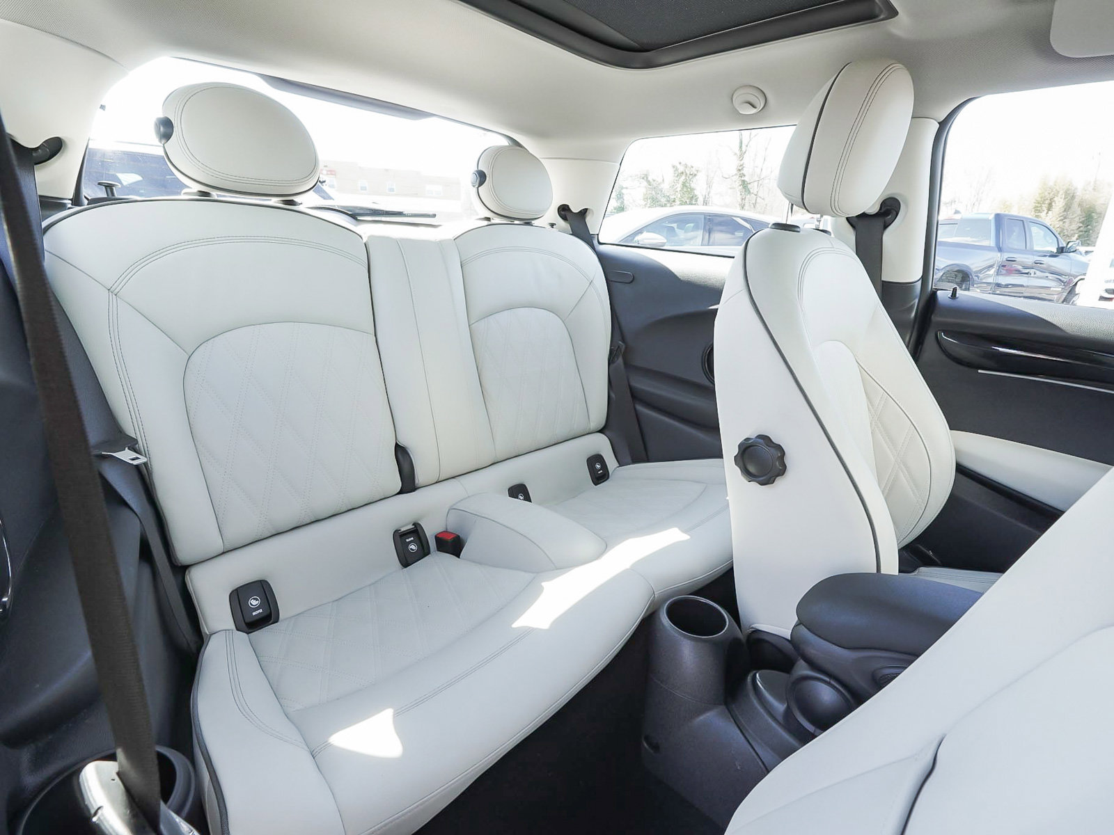 Used 2023 MINI Cooper SE image 33