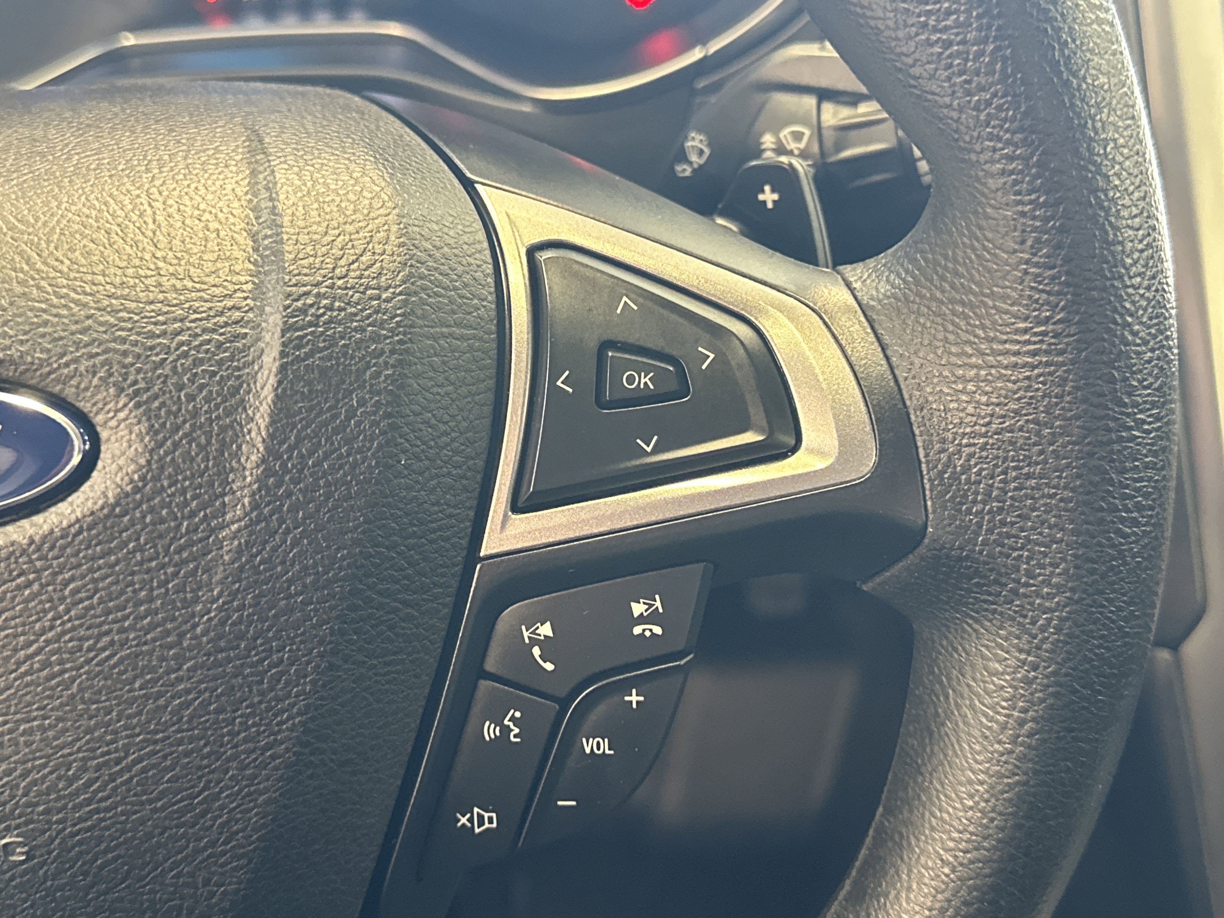 Used 2017 Ford Fusion SE w/ Fusion SE Technology Package image 29