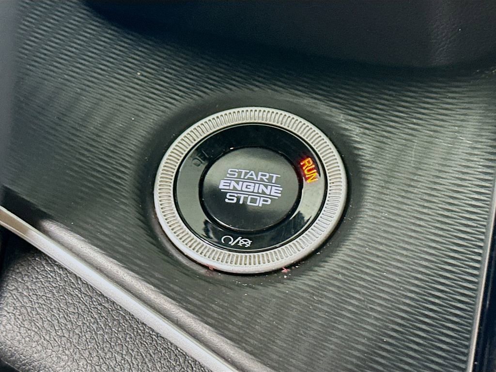 Certified 2024 Jeep Grand Cherokee Altitude image 22