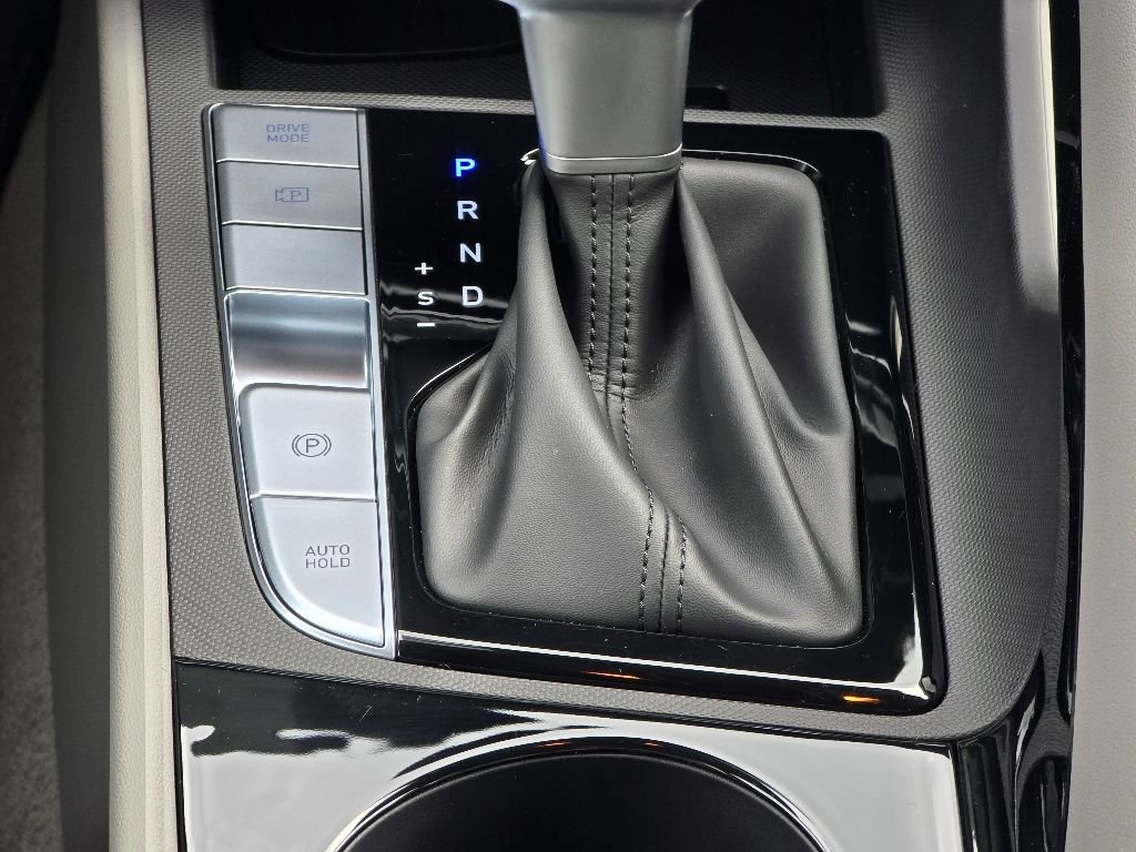 New 2025 Hyundai Elantra SEL image 17