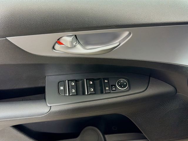 Used 2023 Kia Forte LXS w/ LXS Technology Package image 19