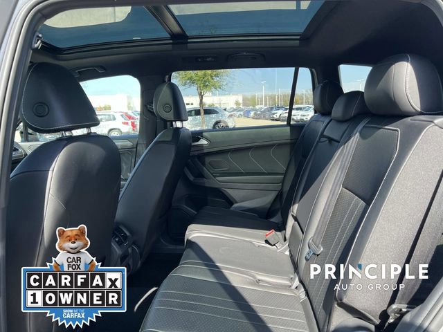 Certified 2022 Volkswagen Tiguan SE R-Line image 28