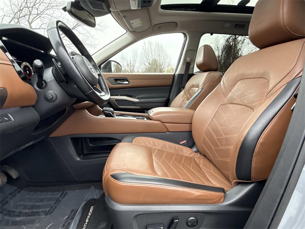 Certified 2022 Nissan Pathfinder Platinum w/ Cargo Package image 15