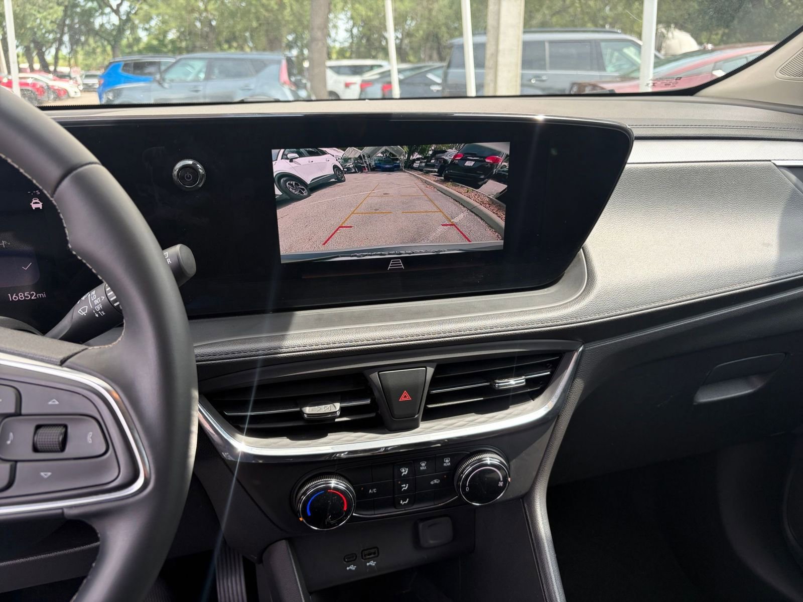 Used 2025 Buick Encore GX Preferred FWD image 17