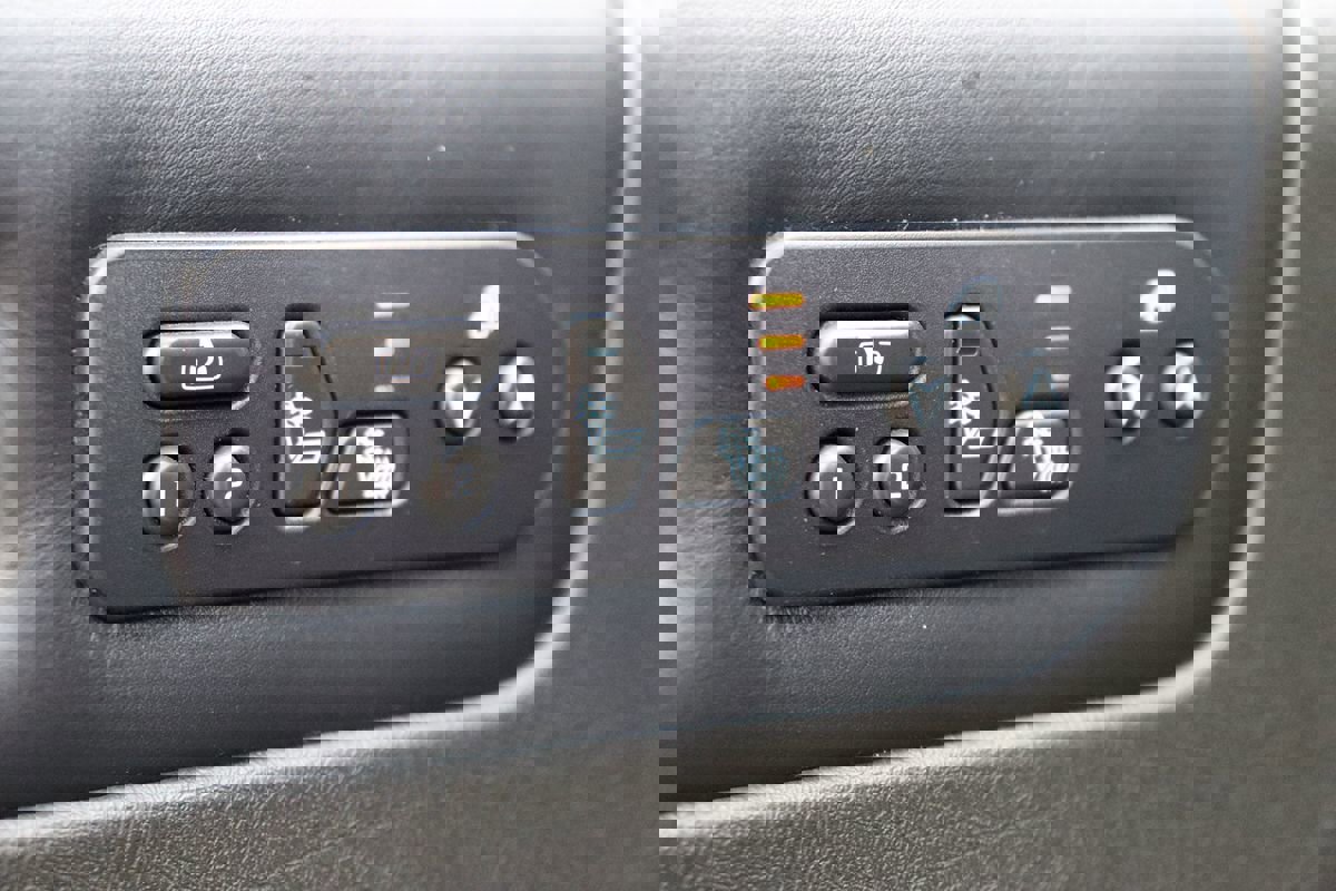 Used 2005 HUMMER H2 SUT w/ Preferred Equipment Group image 50