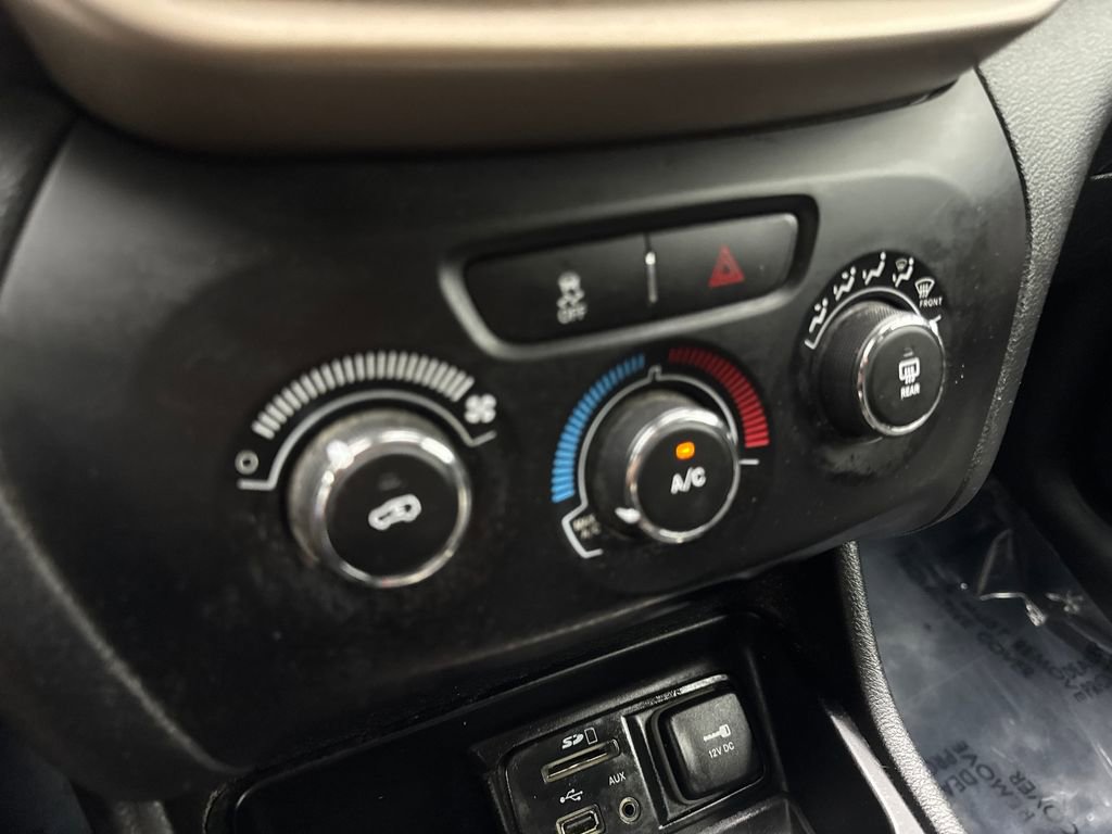 Used 2017 Jeep Cherokee Sport image 62