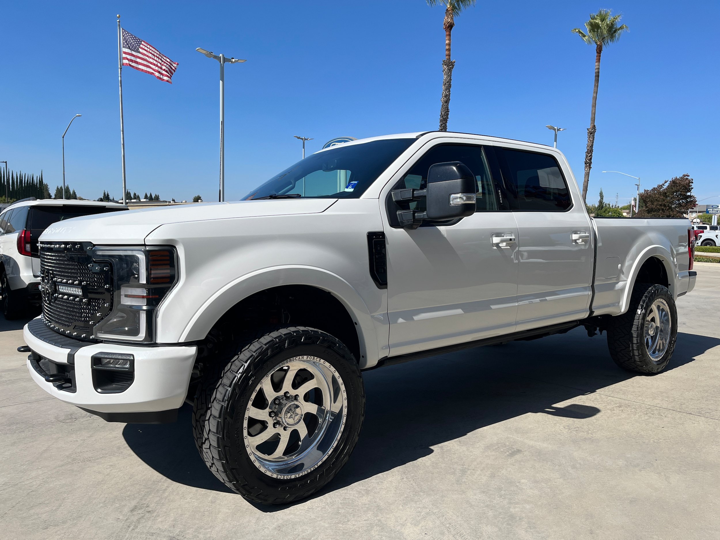 Used 2022 Ford F250 Lariat w/ Tremor Off-Road Package AWD/4WD image 2